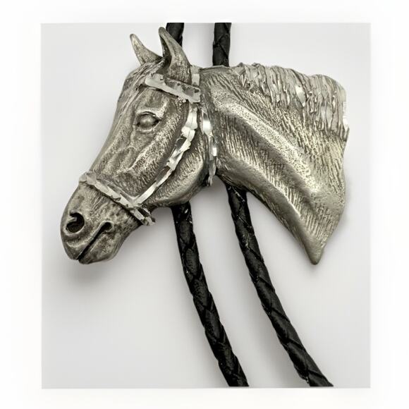 Horse Leather Ege Pewter 1992 Bolo Tie Silver Tone Western Wear Horse Collectors - Picture 2 of 5